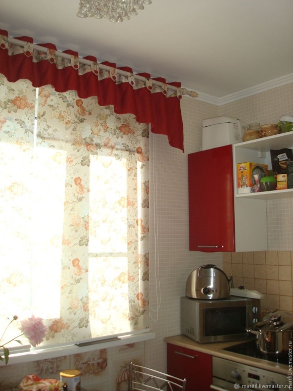 Шторы с ламбрекеном на кухню