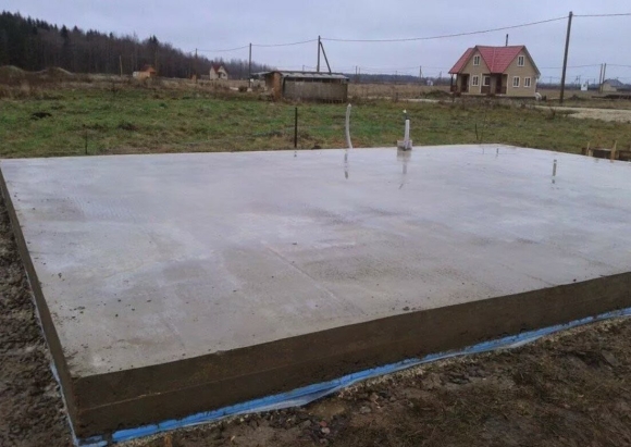 Монолитный плитный фундамент