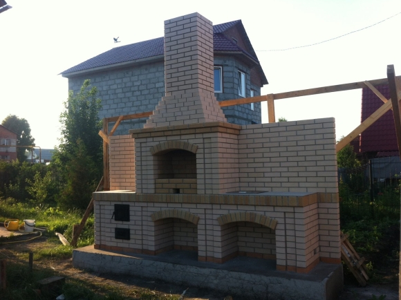 Печь барбекю из силикатного кирпича