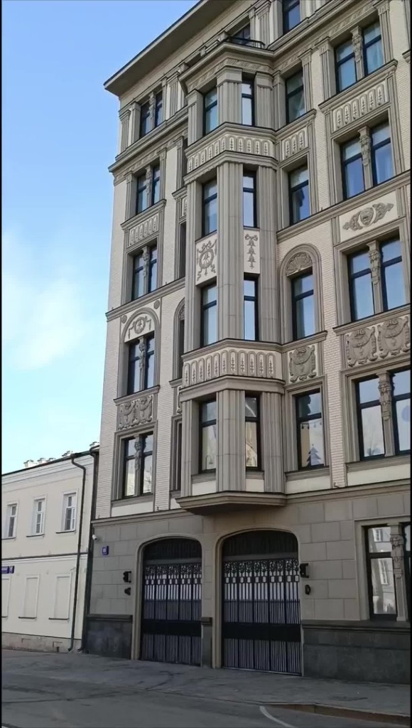 Москва: доходный дом баскакова