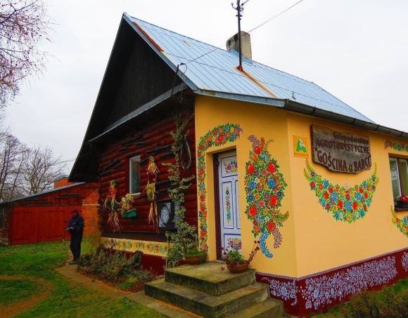 Польская деревня расписные дома