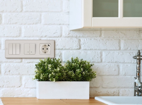 Legrand Inspiria алюминий