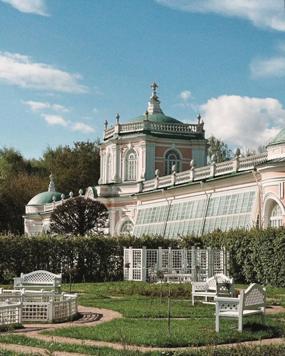 Большая каменная оранжерея в Кусково