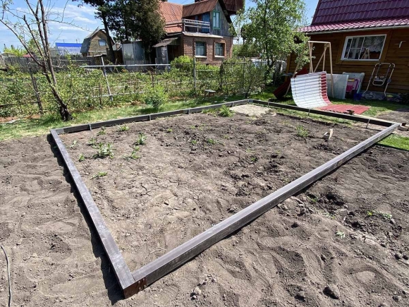 Фундамент под теплицу из бруса