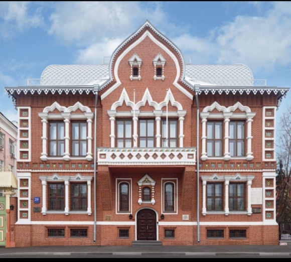 Цветковская галерея на Пречистенской набережной