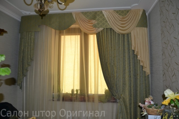 Штора с ламбрекеном для гостиной