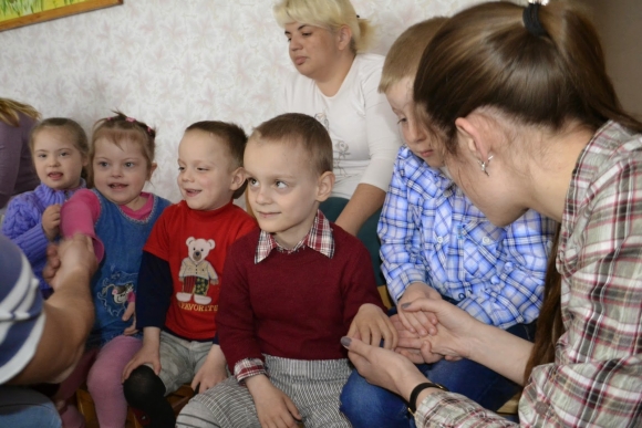 Дети в детских домах