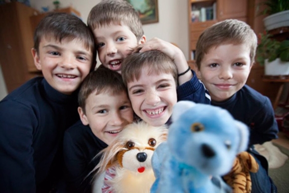 Дети в детских домах