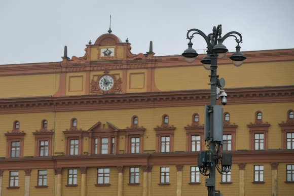 Панцирь яйцо на здании Лубянки