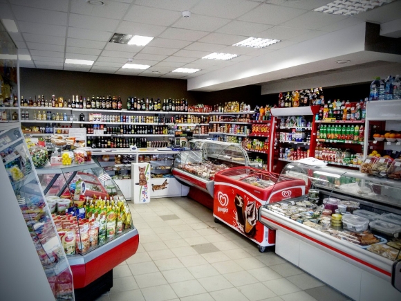 Небольшой продуктовый магазин