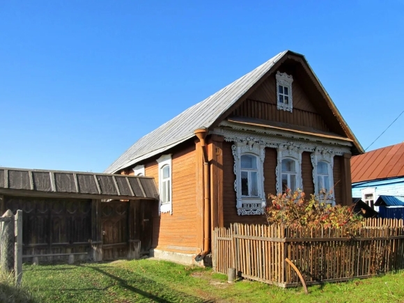 Деревенский дом с огородом