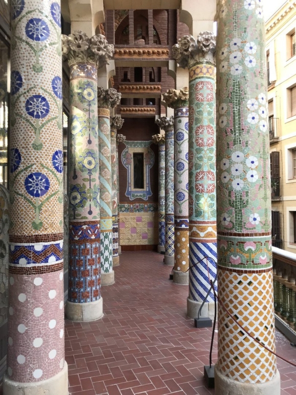 Дворец каталонской музыки в Барселоне фото