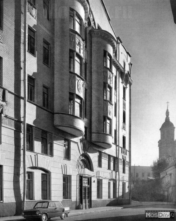 Кривоколенный переулок Москва