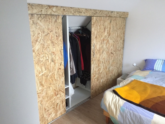 Раздвижная шкаф из OSB