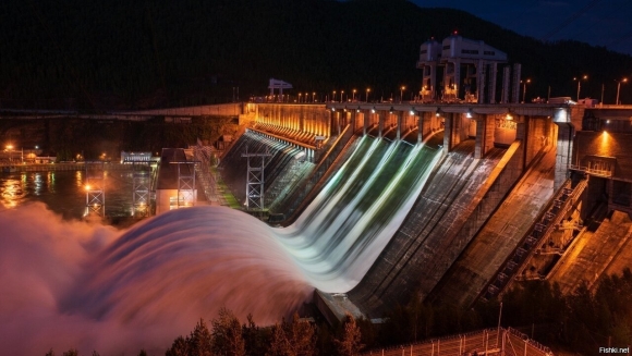 Плотина ГЭС Красноярск