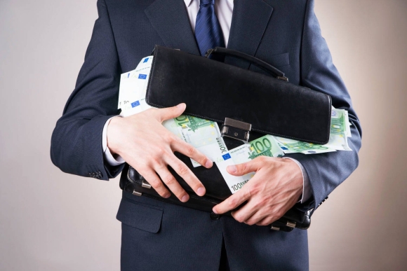 Бизнесмен с портфелем