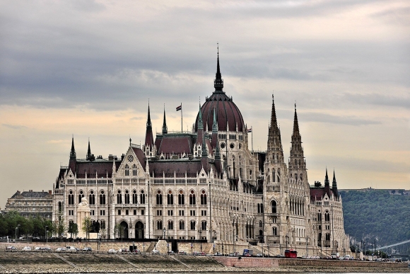 Здание парламента в Будапеште