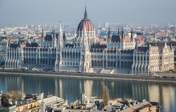 Здание парламента в Будапеште