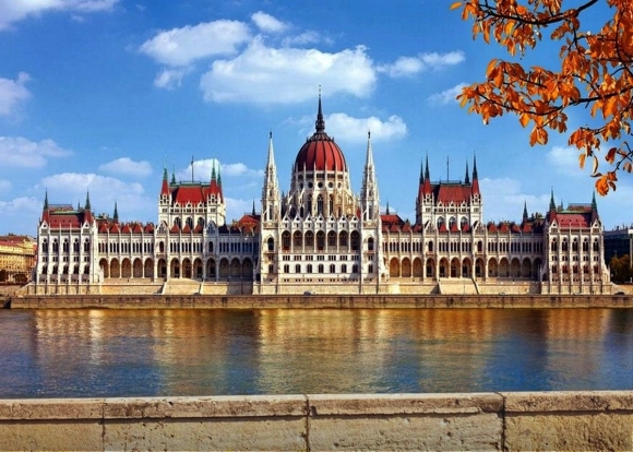 Здание парламента в Будапеште