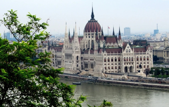 Здание парламента в Будапеште
