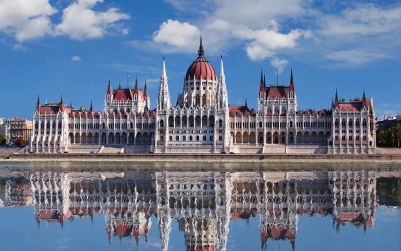 Здание парламента Венгрии в Будапеште