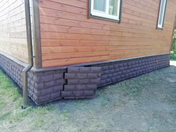 Отделка фундамента дома