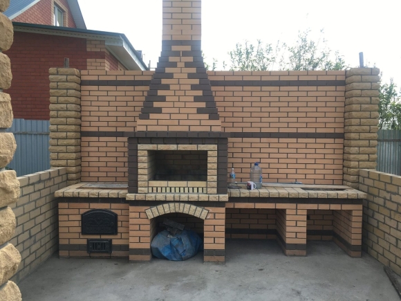 Барбекю из кирпича