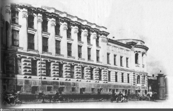 Моховая улица Москва