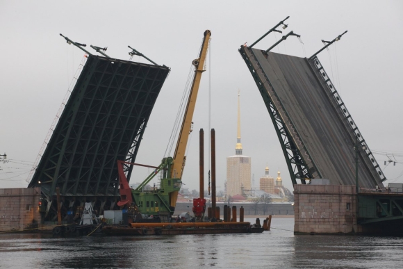 Реконструкция дворцового моста