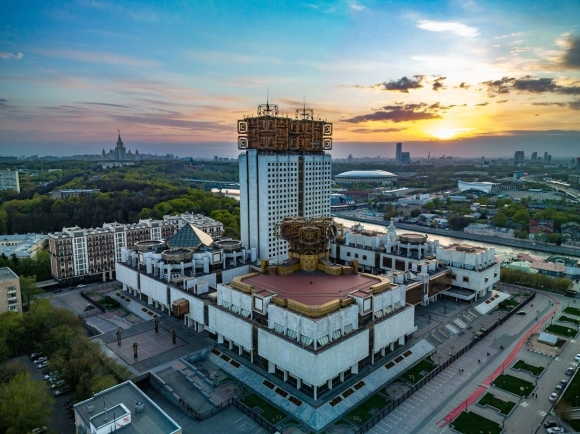 Здание РАН В Москве
