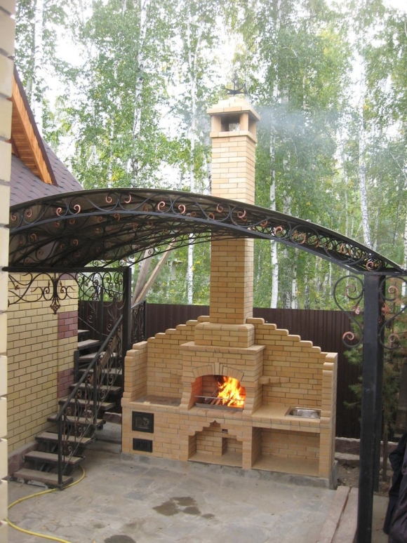 Уличный камин барбекю