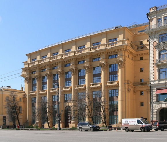 Жилой дом на Моховой Жолтовский