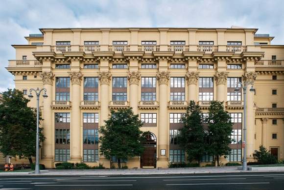 Дом на Моховой улице Жолтовский
