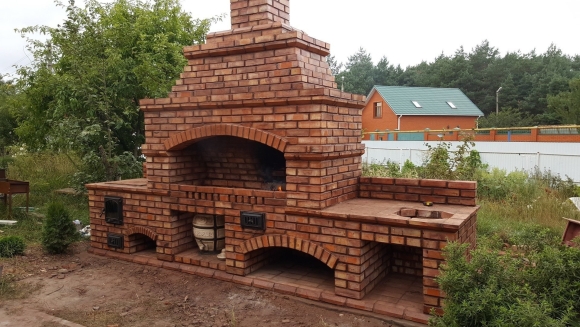 Мангальная зона с казаном и мангалом