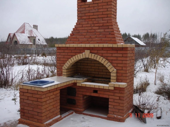 Барбекю из кирпича с казаном