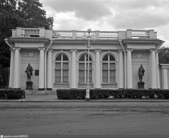 Павильоны Росси у Аничкова дворца