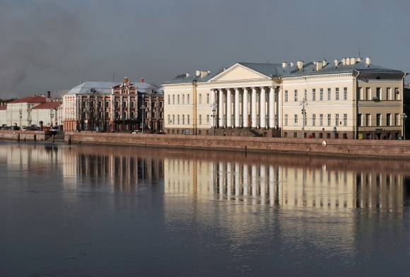 Здание Академии наук в Петербурге Кваренги