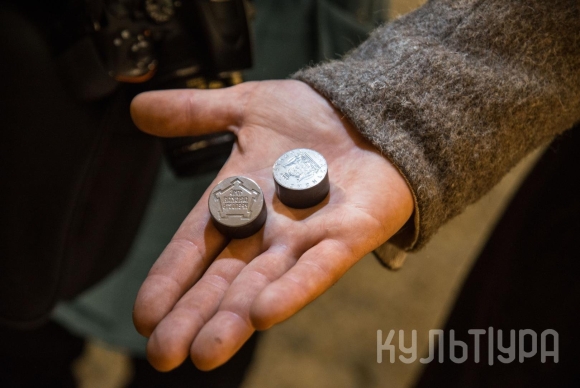Дамаск из монет
