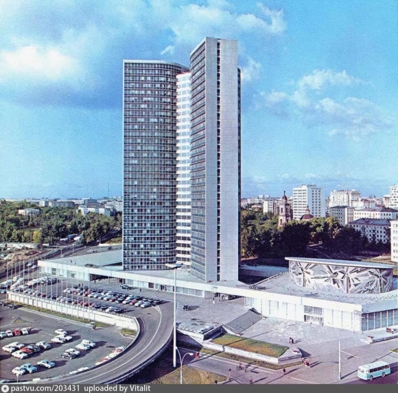 Здание СЭВ В Москве