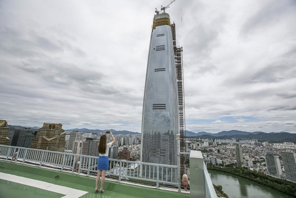 Небоскреб в Сеуле Lotte World Tower