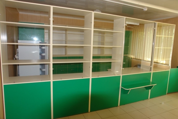 Стеллажи в аптеке