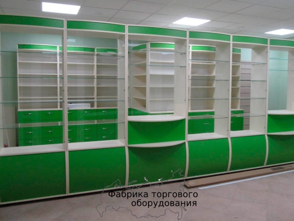Торговые витрины в аптеке