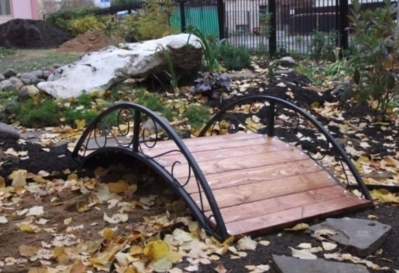 Декоративный мостик для сада