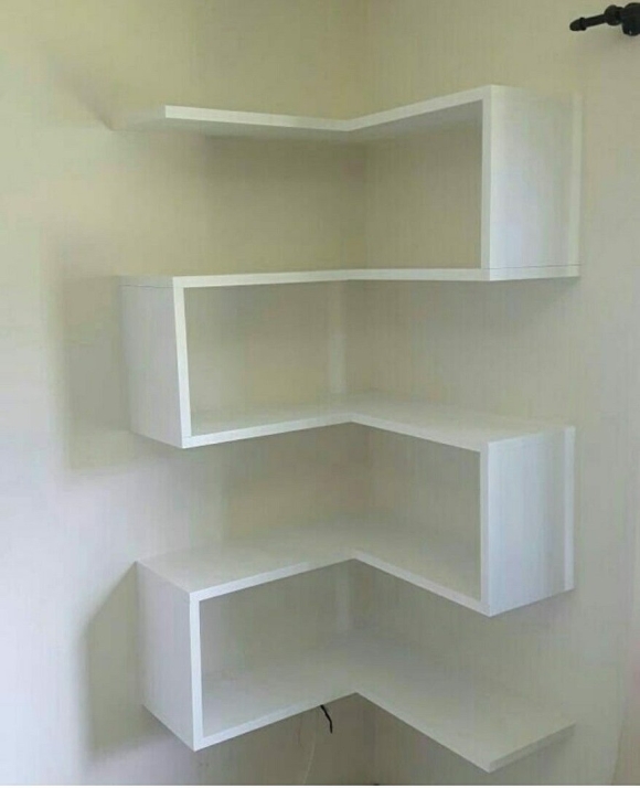 Полки угловые настенные