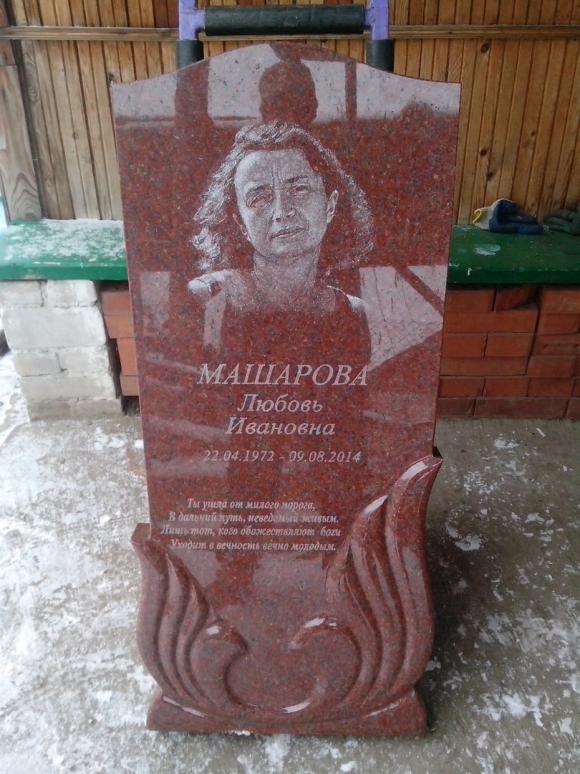 Красный гранит для памятника