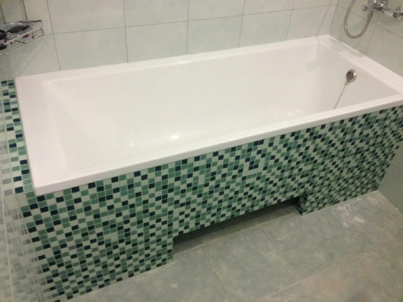 Экран для ванной из плитки