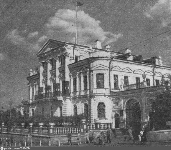 Здание управления речного пароходства Волготанкер