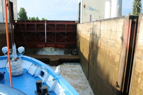 Как наполняется водой шлюз