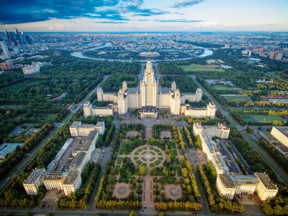 Сталинские высотки в Москве МГУ