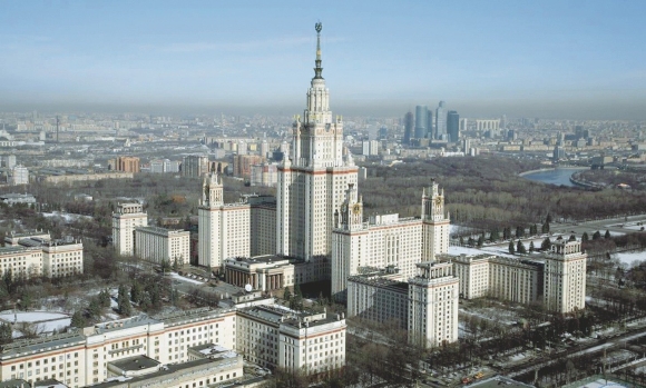 Высотка МГУ на Воробьевых горах